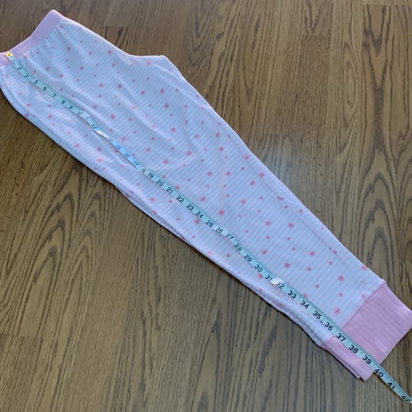 Jane and Bleeker Christmas Pajama Set - Picture 14 of 15